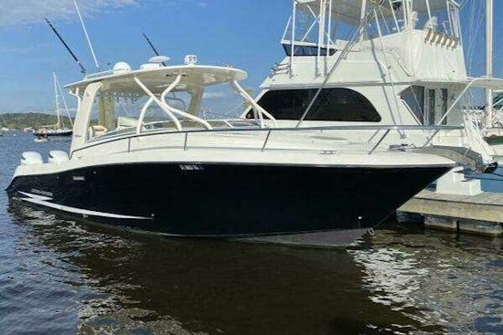 Hydra-Sports 3500 VX Vector Express Yacht For Sale