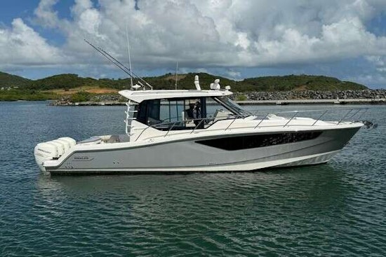 Boston Whaler 405 Conquest Yacht For Sale