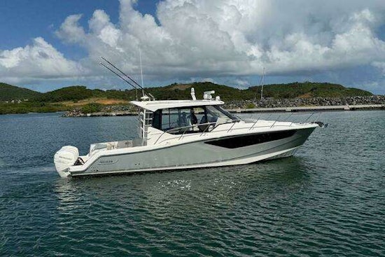 Boston Whaler 405 Conquest Yacht For Sale