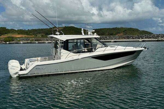 Boston Whaler 405 Conquest Yacht For Sale