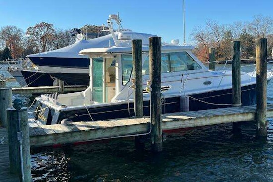 Back Cove 33 Hardtop Express Yacht For Sale