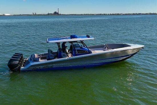 Nor-Tech 390 Sport Center Console Yacht For Sale