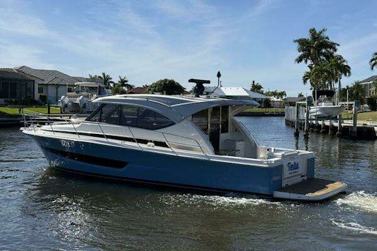 Riviera 395 SUV Yacht For Sale