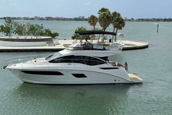 Sea Ray FLY 400 Yacht For Sale