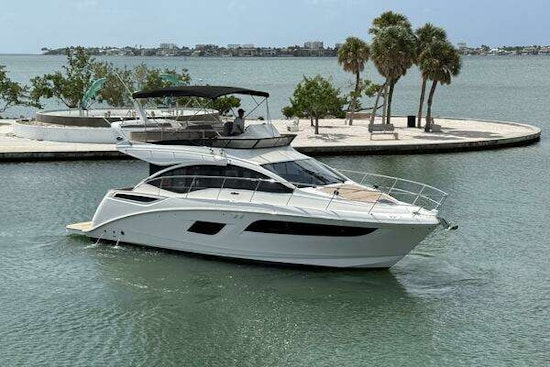 Sea Ray FLY 400 Yacht For Sale