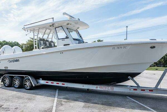 Everglades 335 Center Console Yacht For Sale