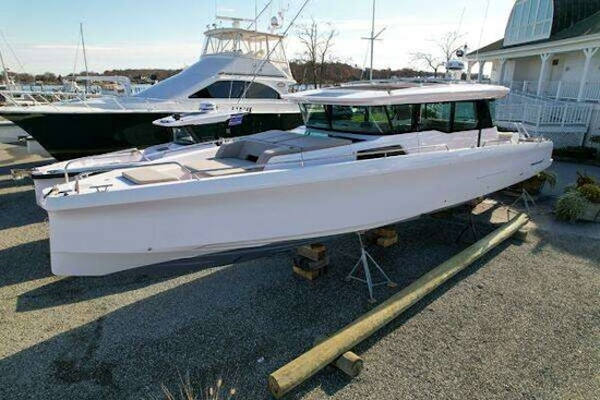 Axopar 45 XC Cross Cabin Yacht For Sale