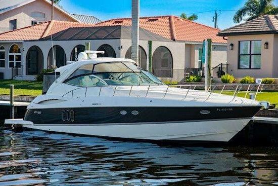 Cruisers 520 Express Yacht For Sale