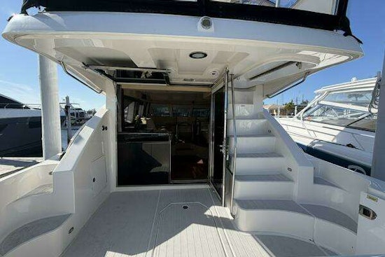 Sea Ray 47 Sedan Bridge Yacht For Sale