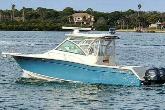 Grady-White 330 Express Yacht For Sale