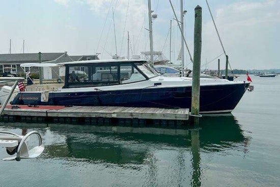 MJM 4 Yacht For Sale