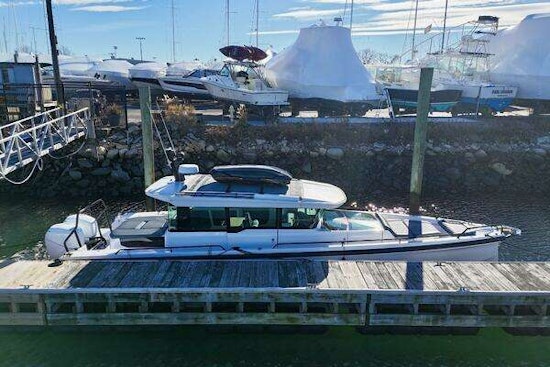 Axopar 37 Cross Cabin Yacht For Sale