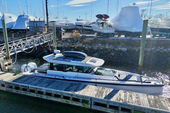 Axopar 37 Cross Cabin Yacht For Sale