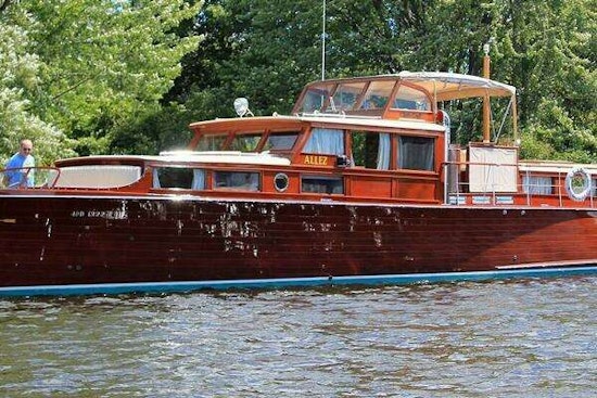 Chris-Craft  Yacht For Sale