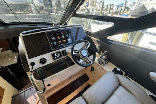 Sea Ray 470 Sundancer Yacht For Sale