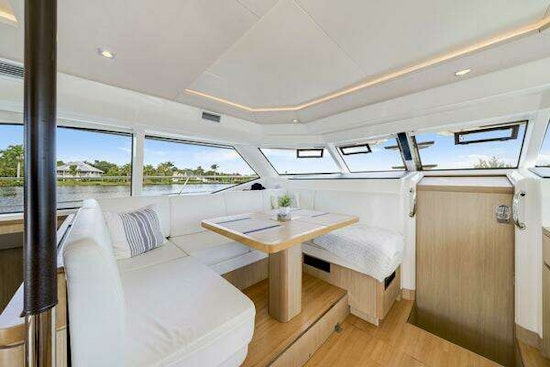 Aquila 44 Yacht For Sale