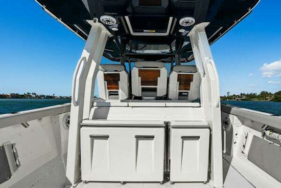 Pursuit S 358 Yacht For Sale