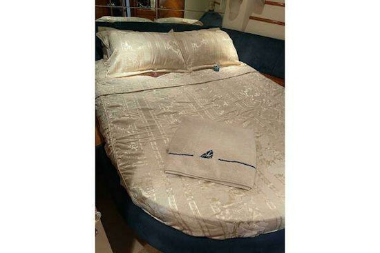 Azimut 46 Flybridge MY Yacht For Sale