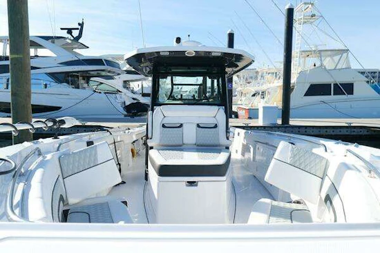 Blackfin 332 CC Yacht For Sale