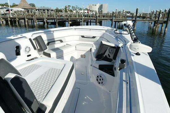 Blackfin 332 CC Yacht For Sale