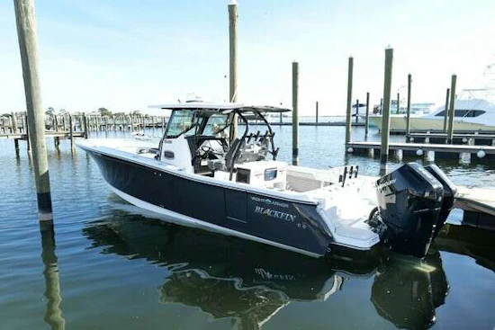 Blackfin 332 CC Yacht For Sale