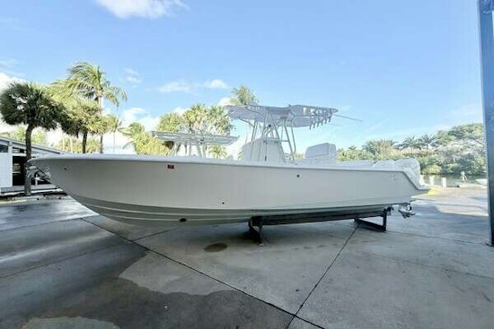 SeaVee 320B Yacht For Sale