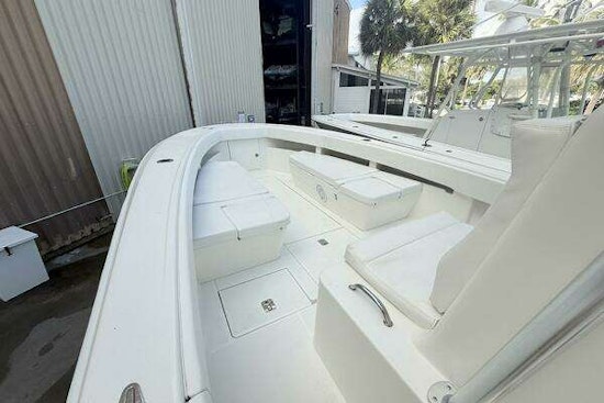 SeaVee 320B Yacht For Sale