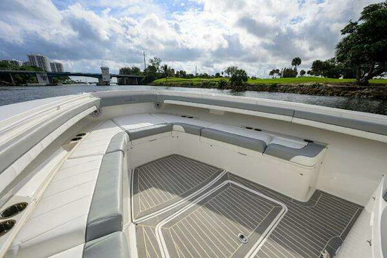 Regulator 41 Yacht For Sale