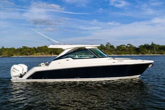 Tiara Yachts 34 LX Yacht For Sale