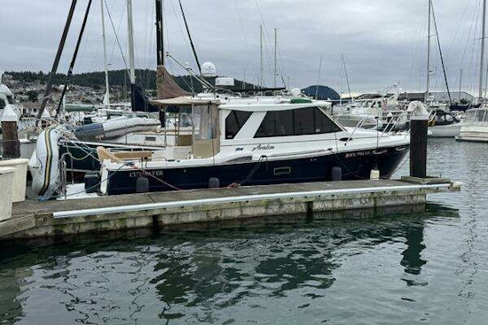 Cutwater 28 Yacht For Sale