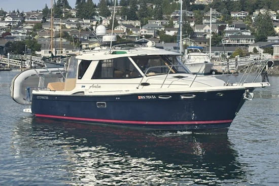Cutwater 28 Yacht For Sale
