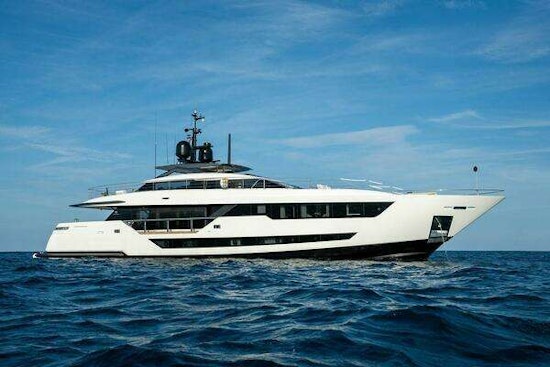 Custom Line CL120 Yacht For Sale