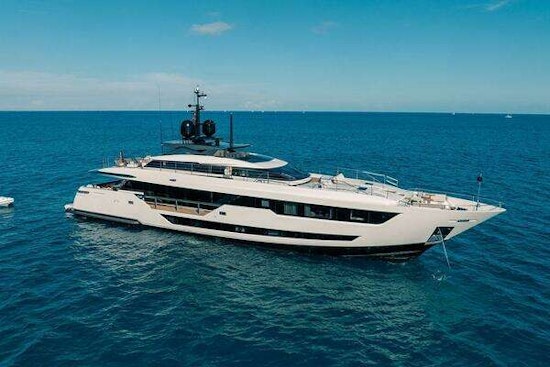 Custom Line CL120 Yacht For Sale