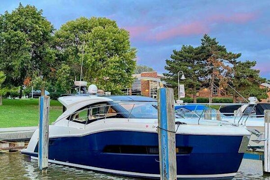 Carver C37 Yacht For Sale