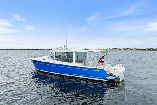 MJM 35 Yacht For Sale