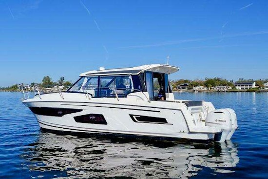 Jeanneau NC 1095 Yacht For Sale