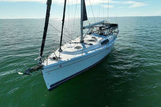 Hunter  Yacht For Sale