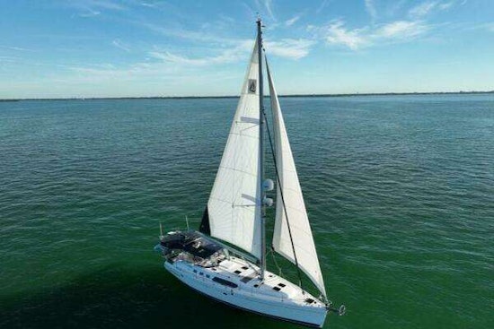 Hunter  Yacht For Sale