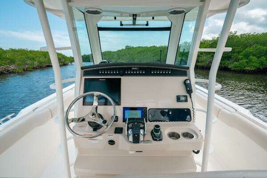Center Console 330 Outrage Yacht For Sale