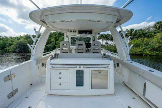 Boston Whaler Outrage Yacht For Sale