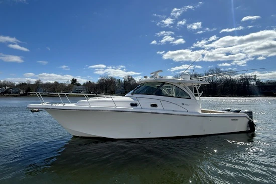 Pursuit OS 385 Offshore Yacht For Sale