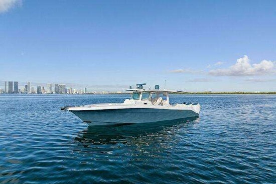 HCB 42 Lujo Yacht For Sale