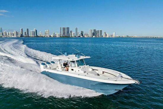 HCB 42 Lujo Yacht For Sale