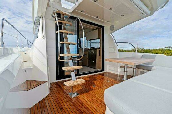 Prestige 420 Flybridge Yacht For Sale