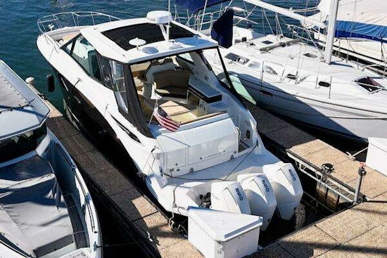 Sea Ray 320 Outboard Yacht For Sale