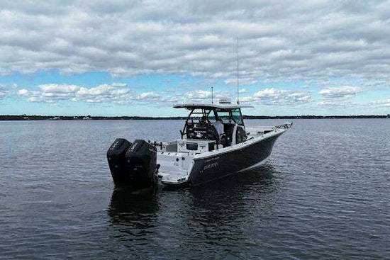 Blackfin 332 CC Yacht For Sale