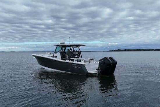 Blackfin 332 CC Yacht For Sale