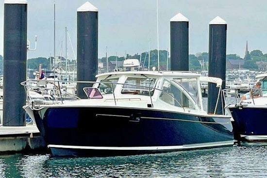 MJM 34z Hard Top Express Yacht For Sale