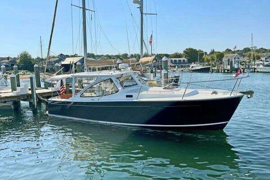MJM 34z Hard Top Express Yacht For Sale