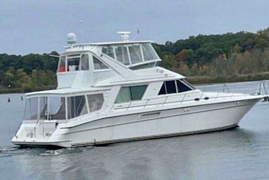 Sea Ray 550 Sedan Bridge Yacht For Sale
